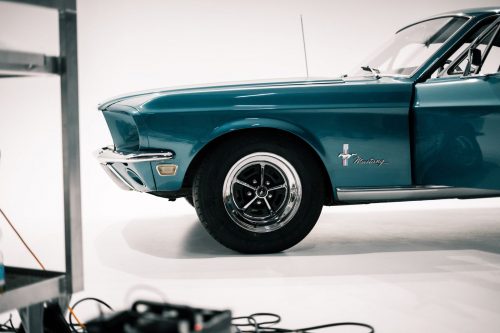 Oldtimer beim LFDY Shooting Oldtimer Mustang in tollen Petrollook